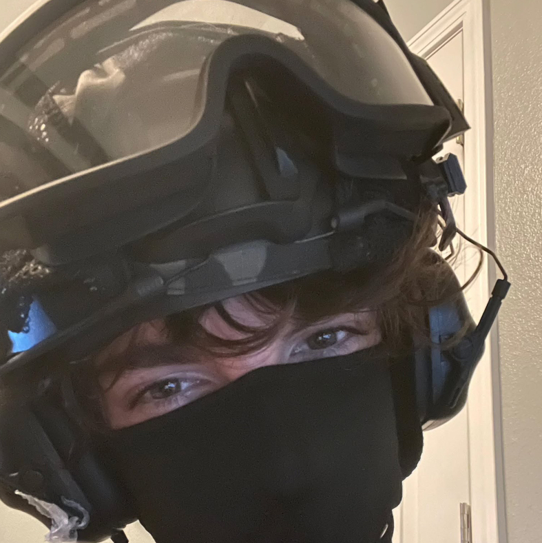 Femboy_MiG15 ☭