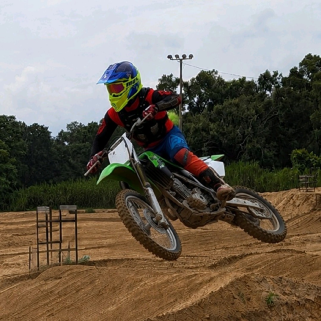 GUYxMotocross