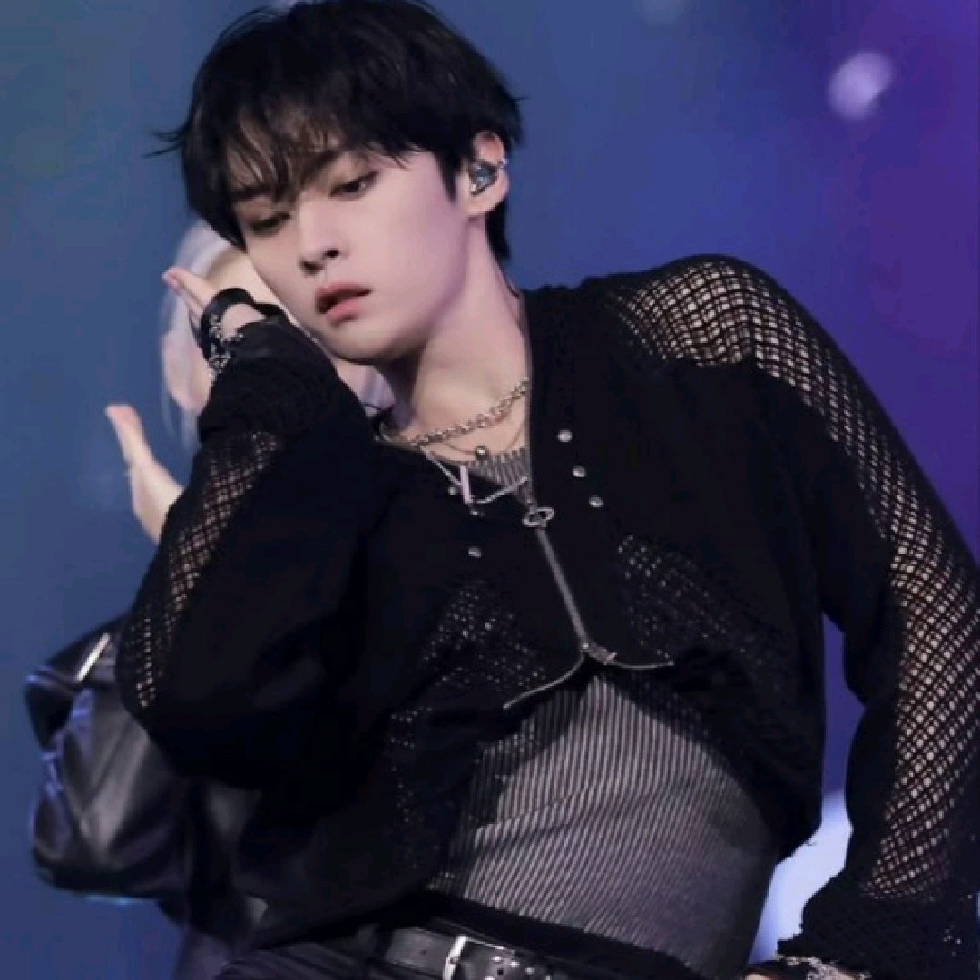 ☽LEE☁︎⚡︎☁︎MINHO☾