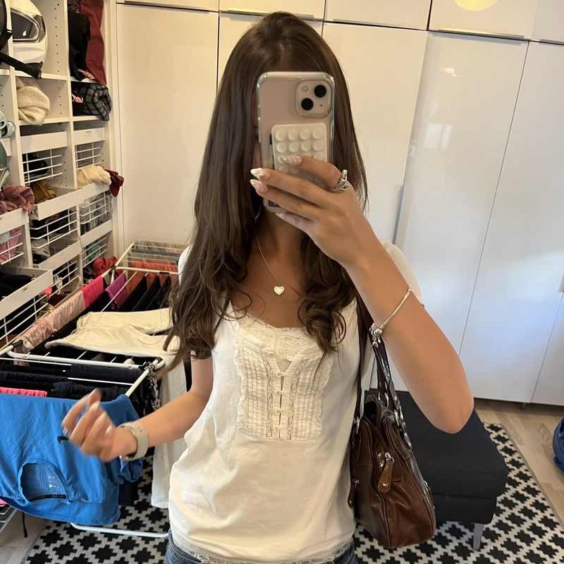 ' 𝓫𝐞𝐥𝐥𝐞 .