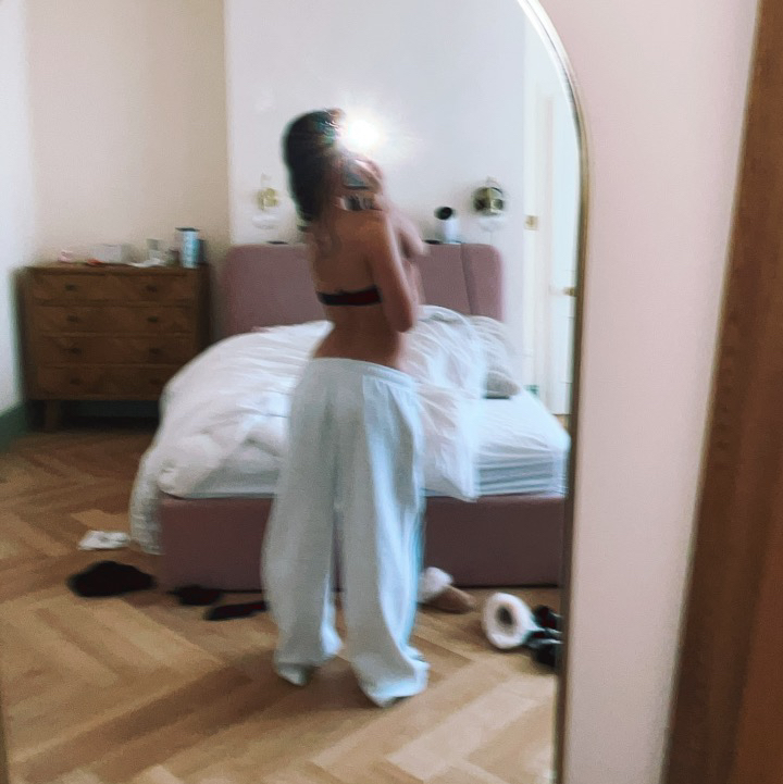 Bella x