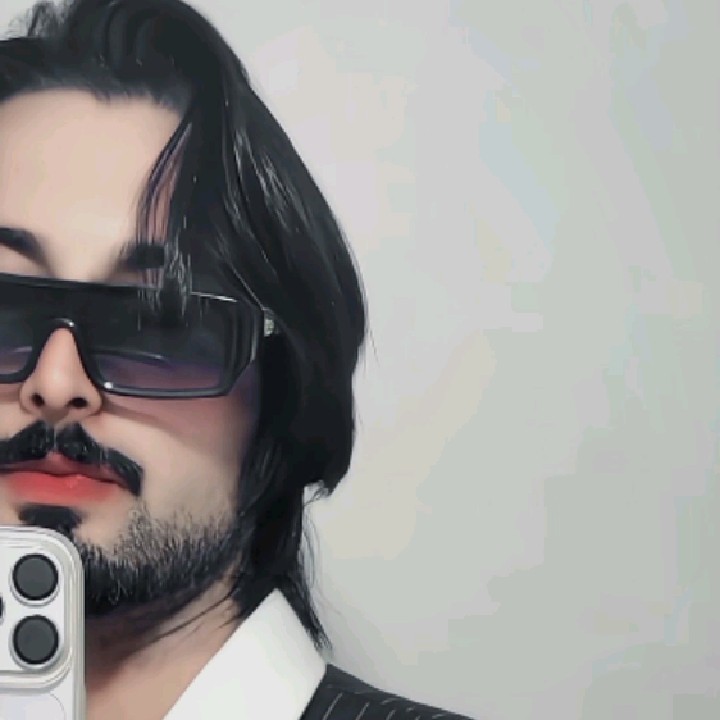  𝑹𝒐𝒚𝒂𝒍 𝑽𝒊𝒃𝒆