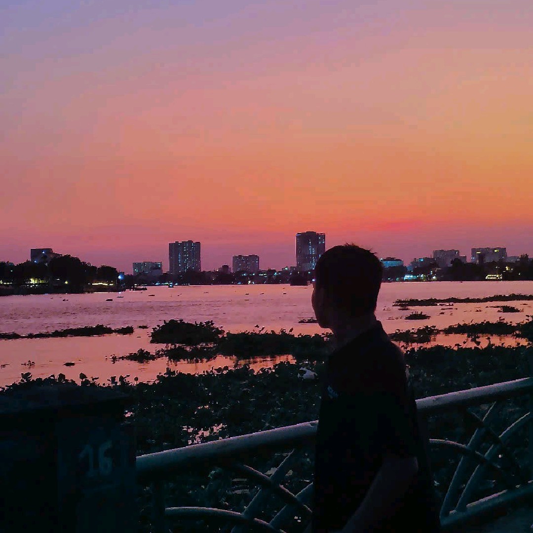 Alone121299