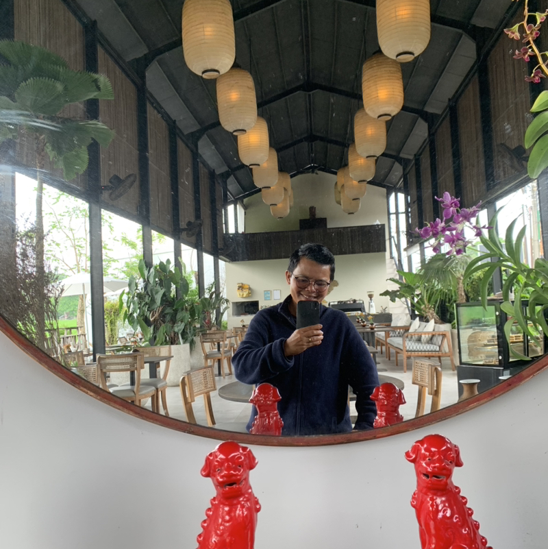 Ade Adaqtour
