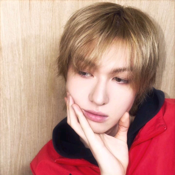 𝑯𝒐𝒏𝒈 𝒀𝒊𝒏𝒈💐