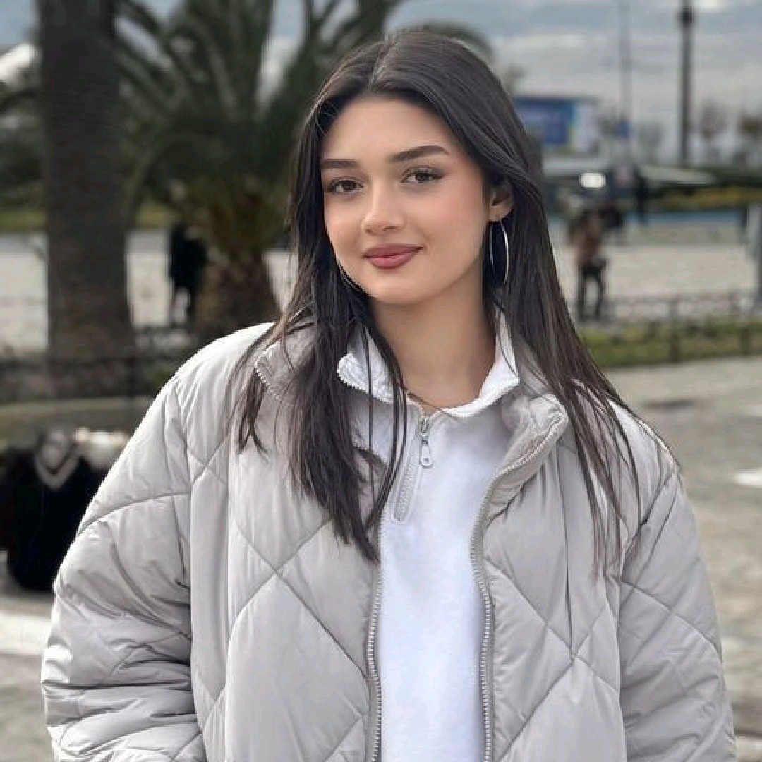 hira⚘️⚘️