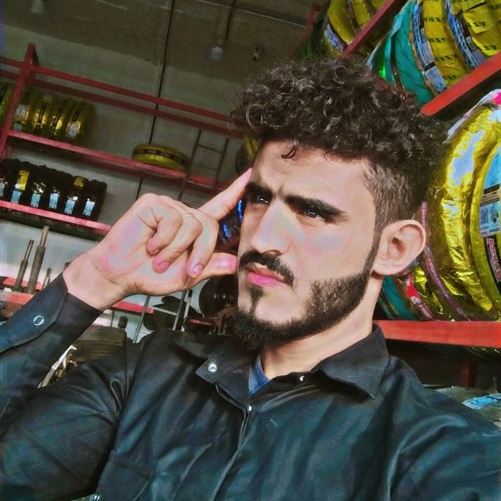 مهنداليافعي
