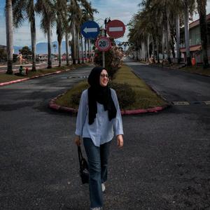 Ayu Revi Madrisa[AM]
